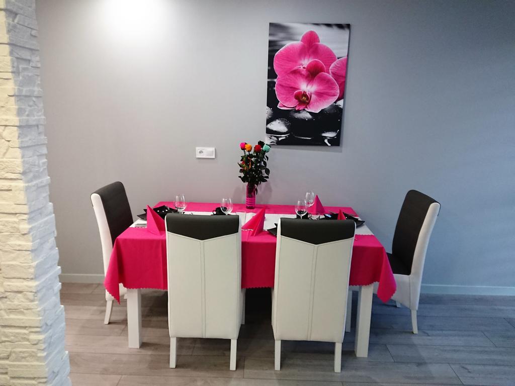 Apartament Exclusive Apartment เคียลเซ ภายนอก รูปภาพ