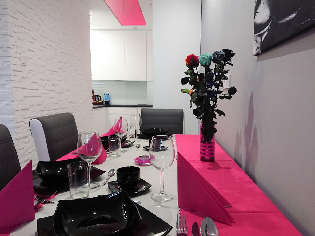 Apartament Exclusive Apartment เคียลเซ ภายนอก รูปภาพ