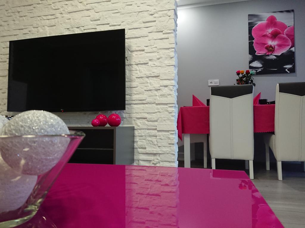 Apartament Exclusive Apartment เคียลเซ ภายนอก รูปภาพ